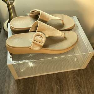 Vionic Women's Activate RX Recovery Thong Sandals Suede Taupe